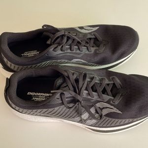 Saucony Endorphin 2 Running Shoes LIKE NEW